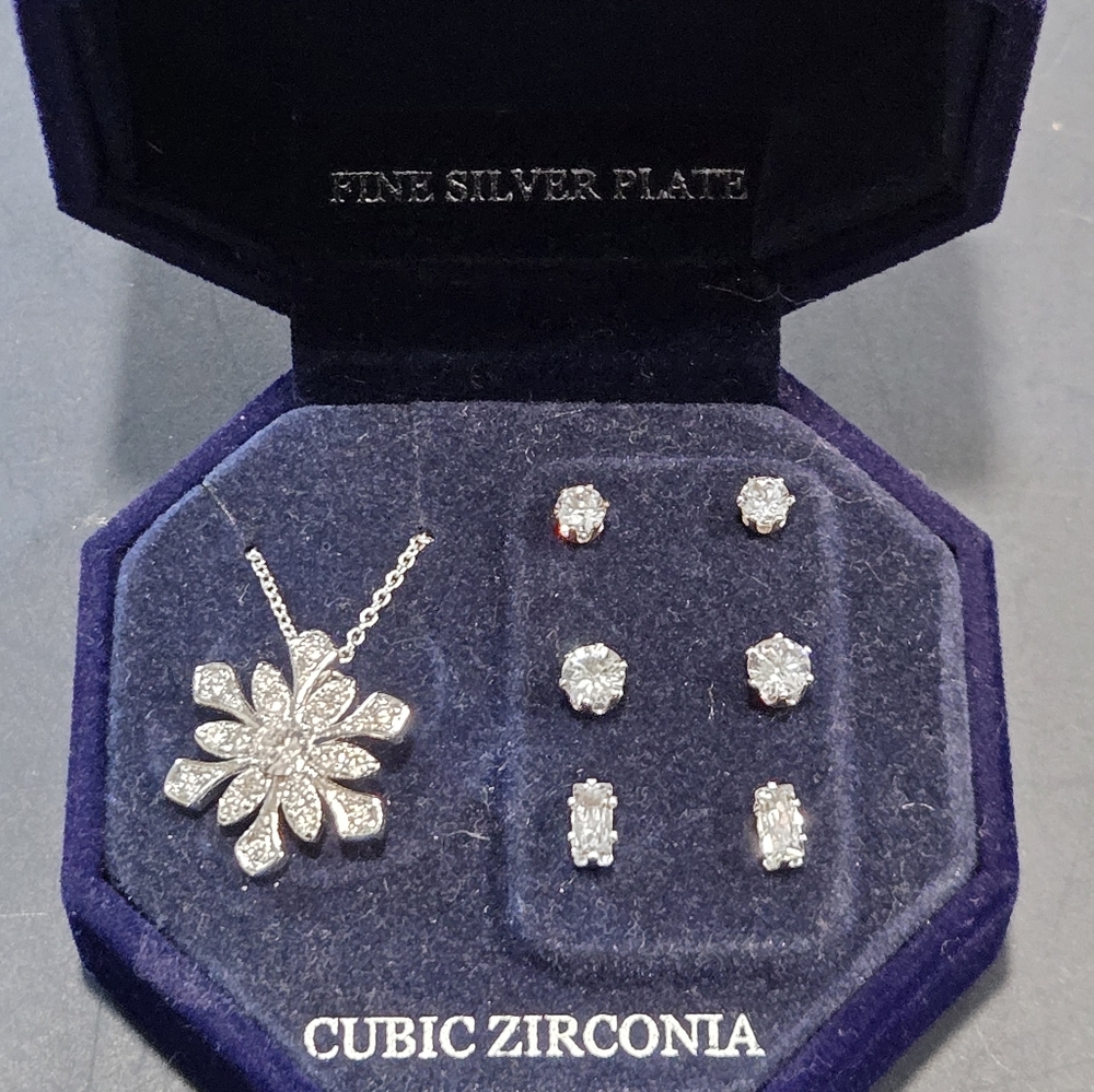 Fine Silver Plate Snowflake Necklace and Earrings Set
